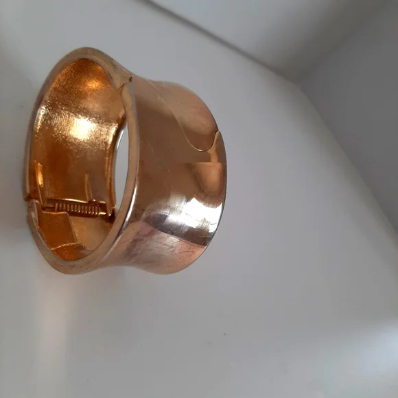 Gold Cuff Bangle - Picture 3 of 6